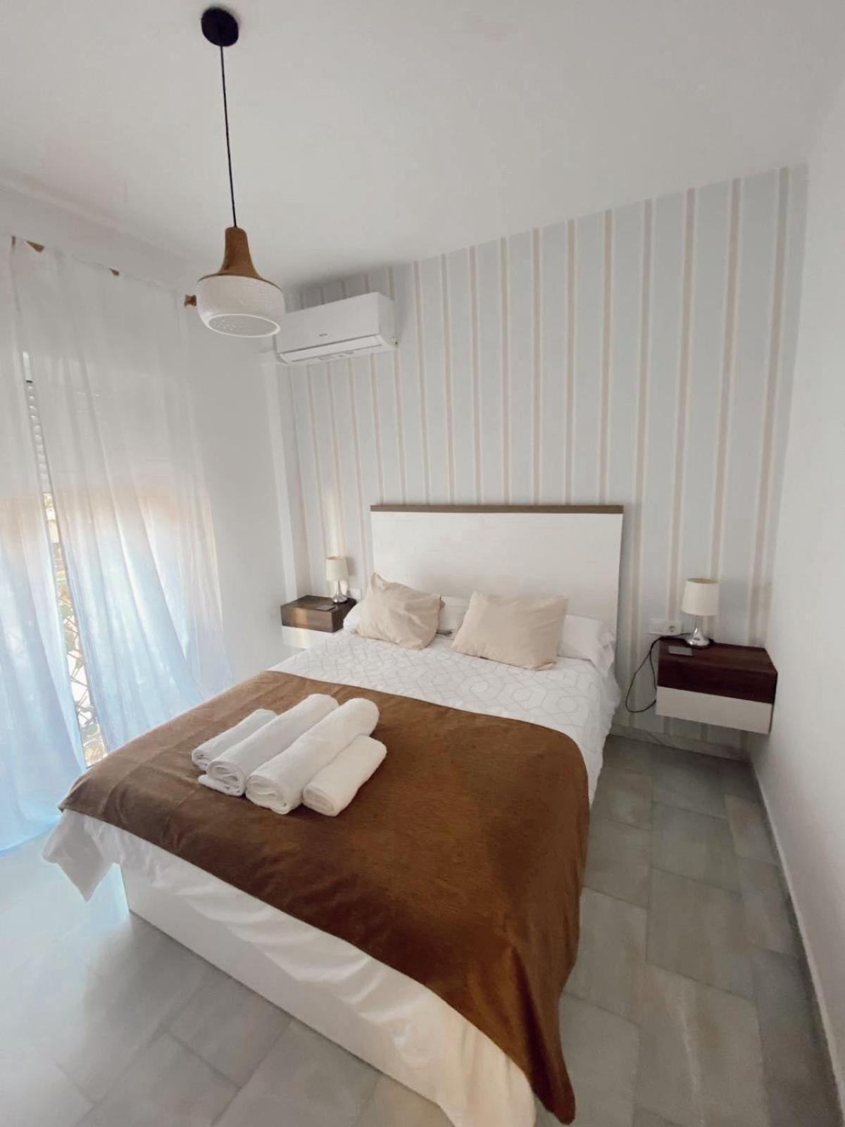 Apartamento Melina Arlu - Barrio La Victoria Málaga Eksteriør billede